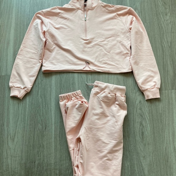 NWT Pink Cropped Sweatshirt and Joggers Set - Picture 5 of 5